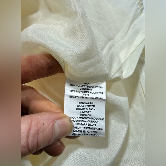 &MERCI Elegant Ivory Ruffle Blouse size L - Picture 12 of 15